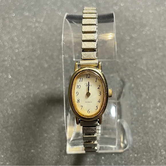 Timex Ladies Quartz Watch T82 Gold Tone Stretch Bracelet Working New Battery - Picture 1 of 7